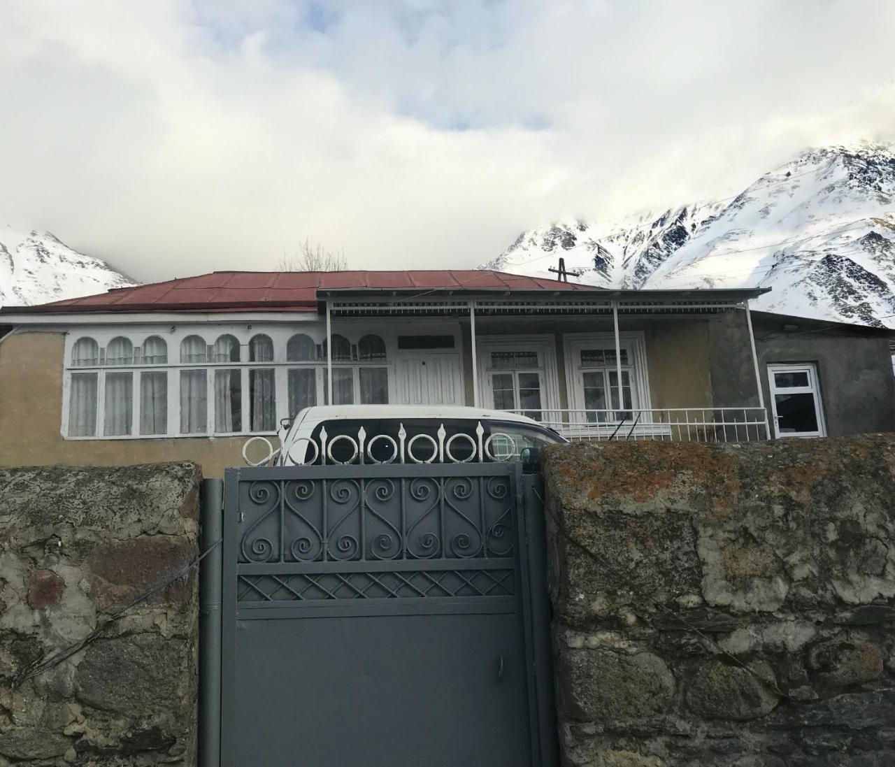 Sabuka Qushashvili Hotel Kazbegi Eksteriør billede